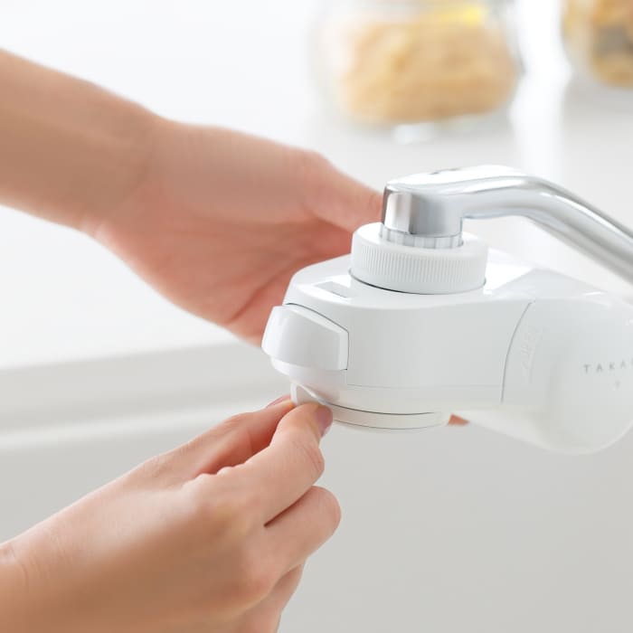 タカギ 蛇口直結型浄水器 ナチュラル本体セット (浄水カートリッジ 1個入) 日本製