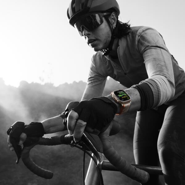 Apple Apple Watch Ultra 2（GPS + Cellularモデル）- 49mm