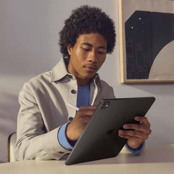 Apple iPad Pro【13インチ/第7世代/Wi-Fi/1TB/シルバー/標準ガラス搭載