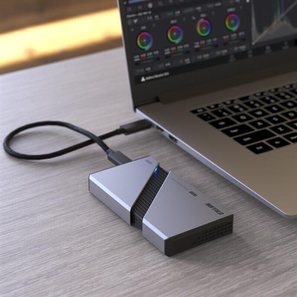 BUFFALO SSD-PE20U4SA PC向け USB4(Gen3x2)対応 High-End