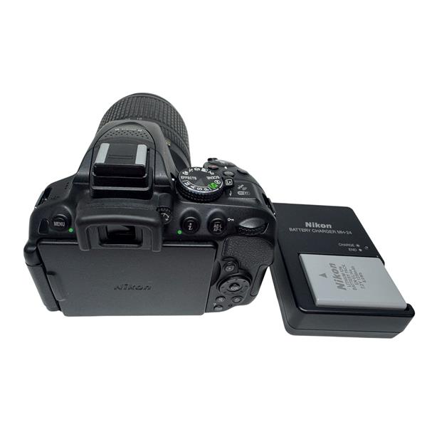 Nikon 【中古品 美品】 デジタル一眼レフカメラ D5300 18-140VR